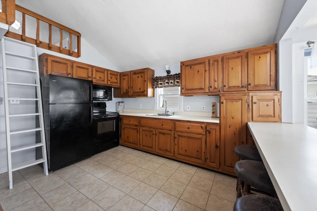 41 Paradise Lodge Road Bridgewater NH 03222