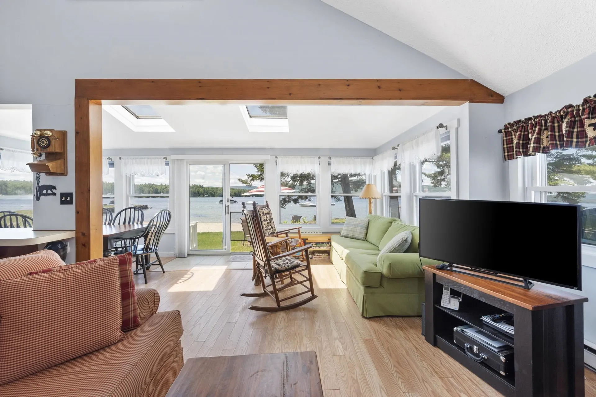 41 Paradise Lodge Road Bridgewater NH 03222