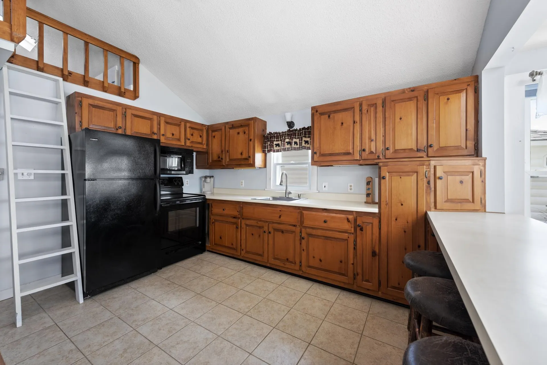 41 Paradise Lodge Road Bridgewater NH 03222