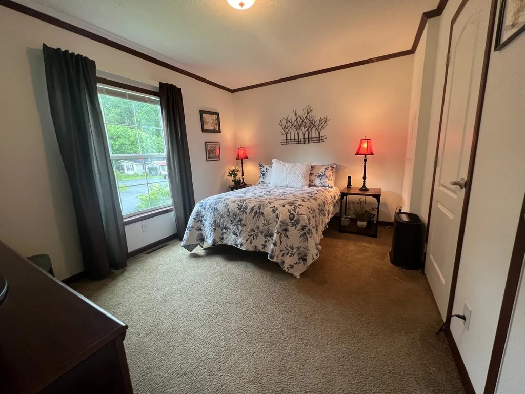 16 Maxfield Lane Hartland VT 05052