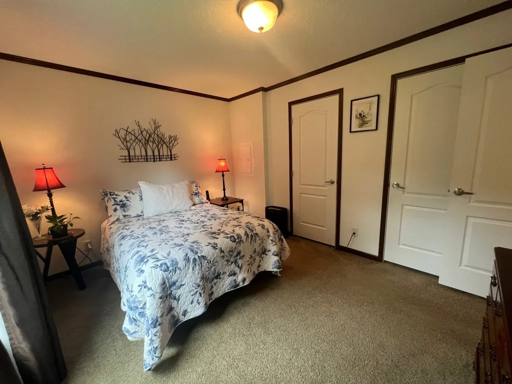 16 Maxfield Lane Hartland VT 05052