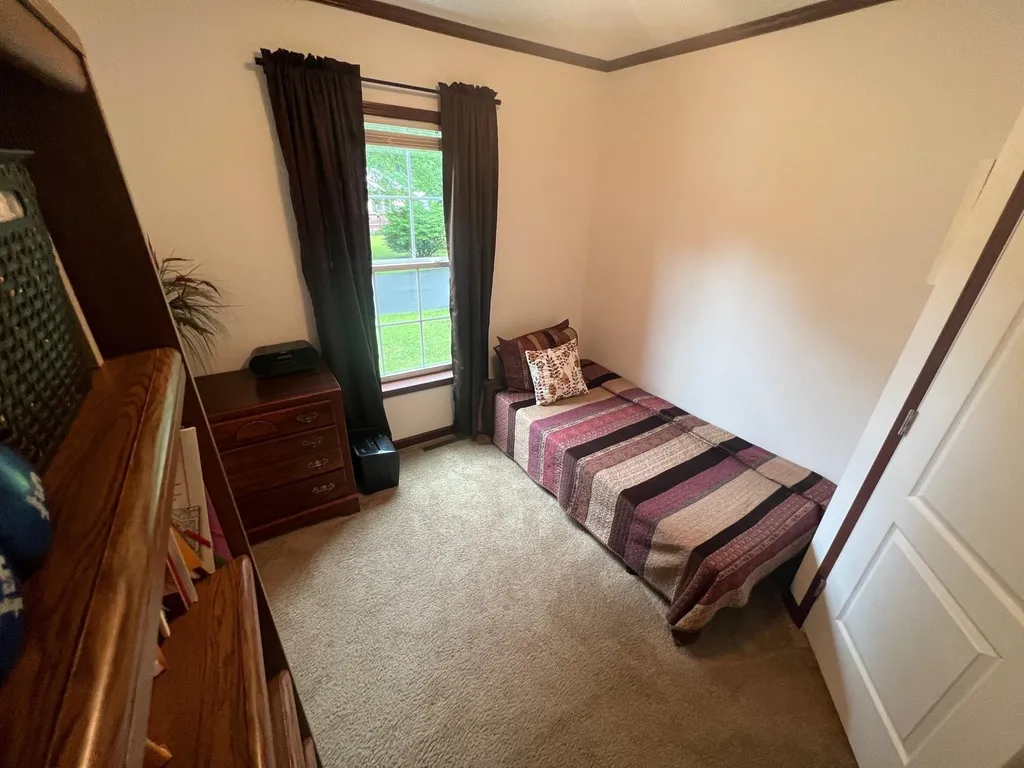 16 Maxfield Lane Hartland VT 05052