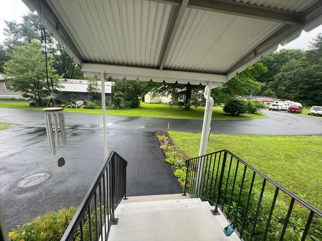 16 Maxfield Lane Hartland VT 05052