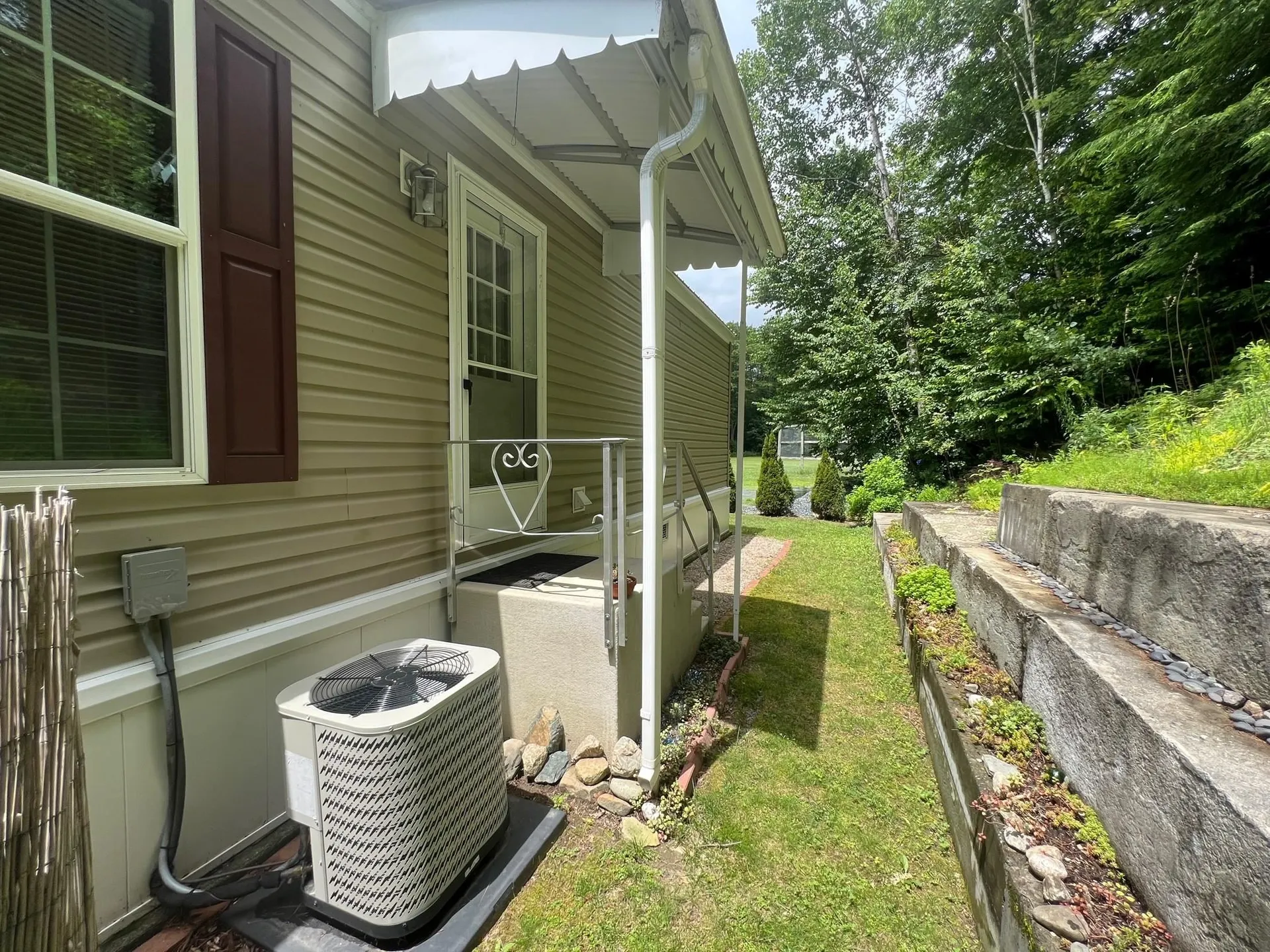 16 Maxfield Lane Hartland VT 05052