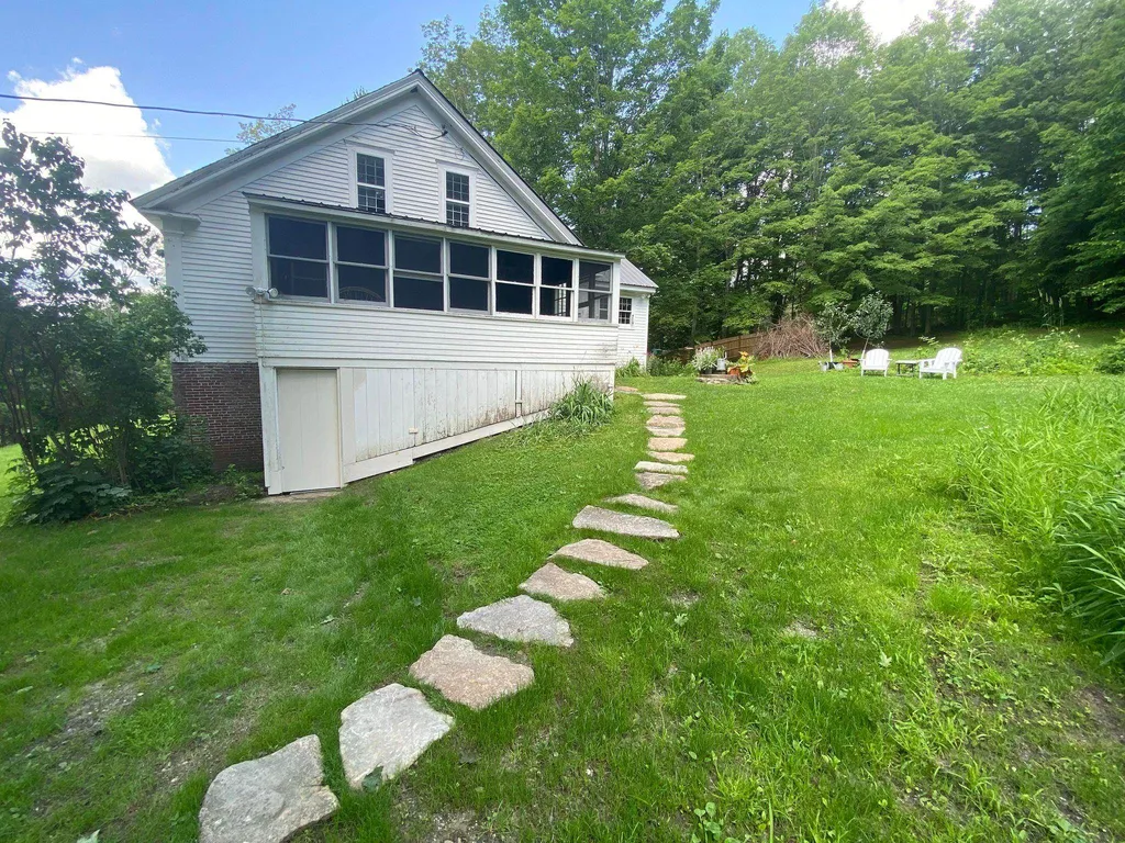 32 Old Warner Road Bradford NH 03221