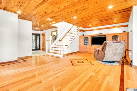 36 Turtle Rock Road Windham NH 03087