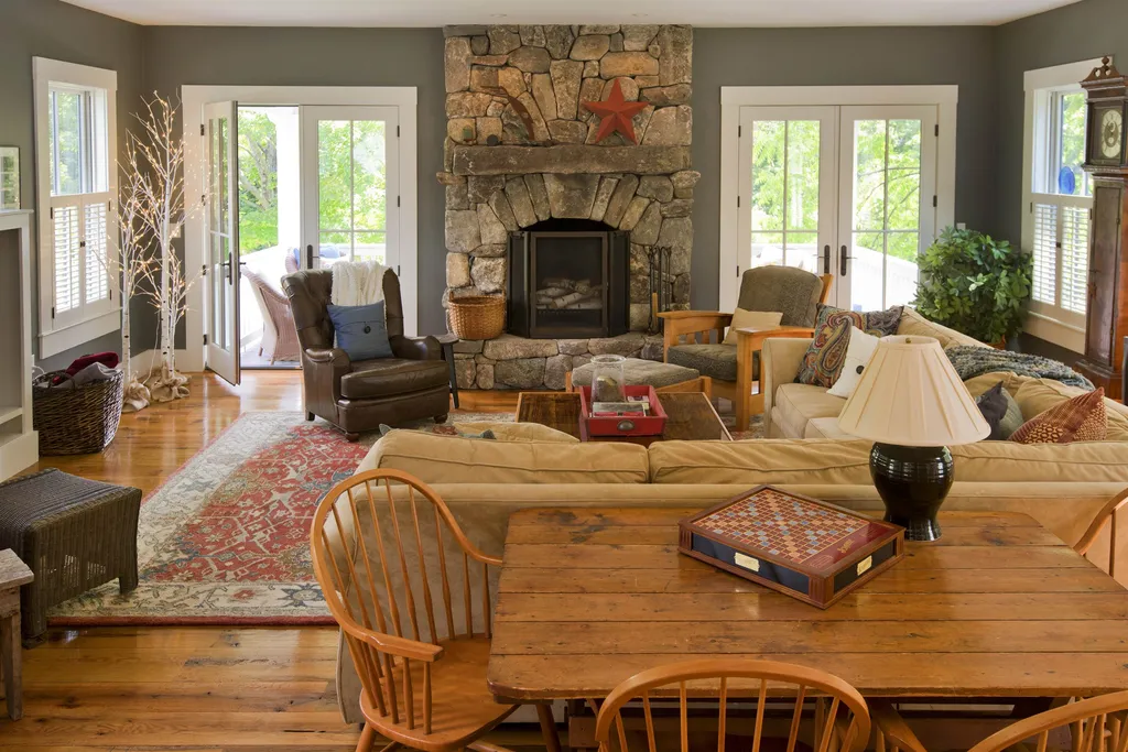 117 North Main Street Wolfeboro NH 03894