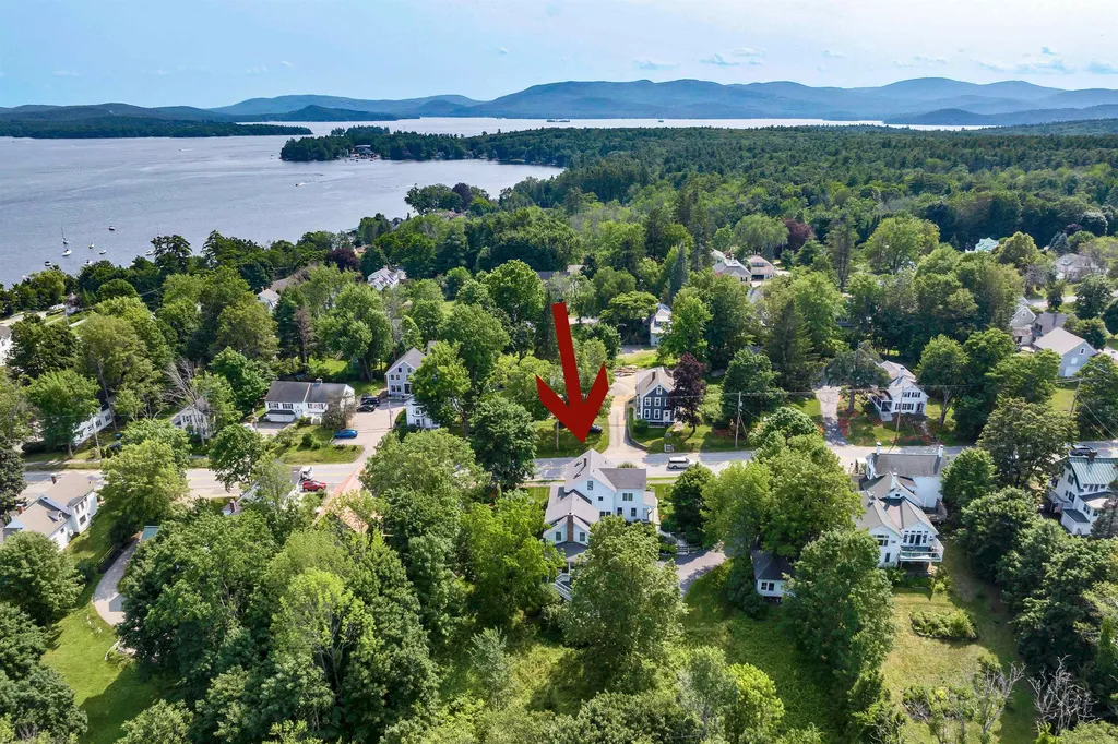 117 North Main Street Wolfeboro NH 03894
