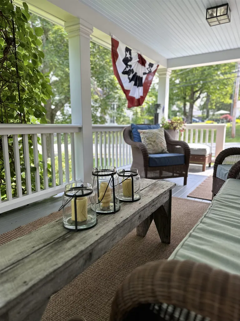 117 North Main Street Wolfeboro NH 03894