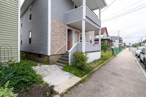 422-424 Kelley Street Manchester NH 03102