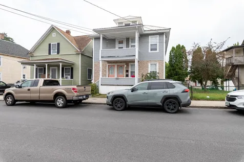 422-424 Kelley Street Manchester NH 03102