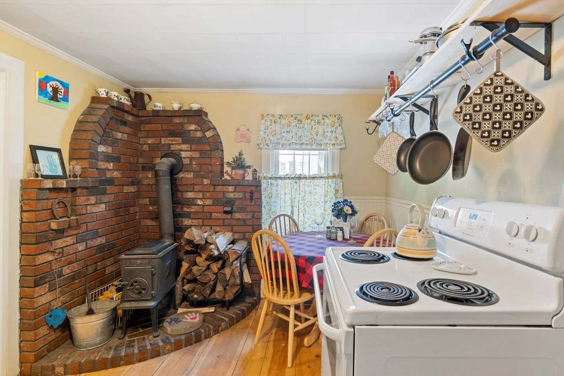37 Elm Street Wolfeboro NH 03894