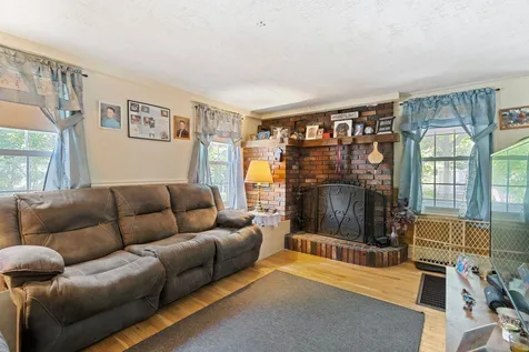 37 Elm Street Wolfeboro NH 03894