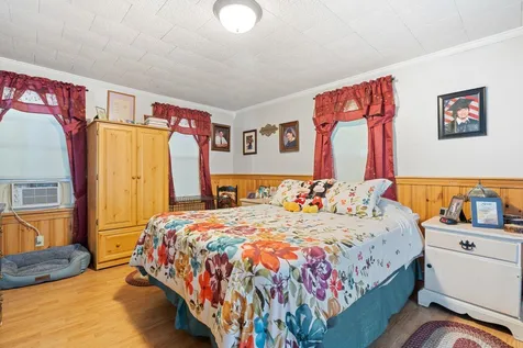 37 Elm Street Wolfeboro NH 03894
