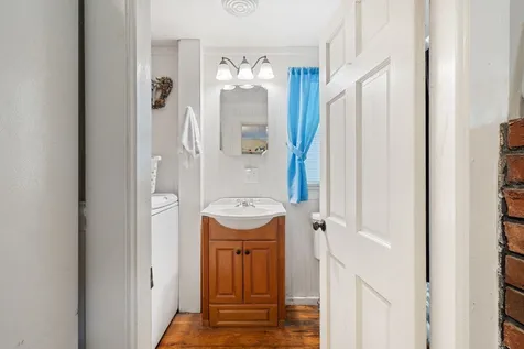 37 Elm Street Wolfeboro NH 03894