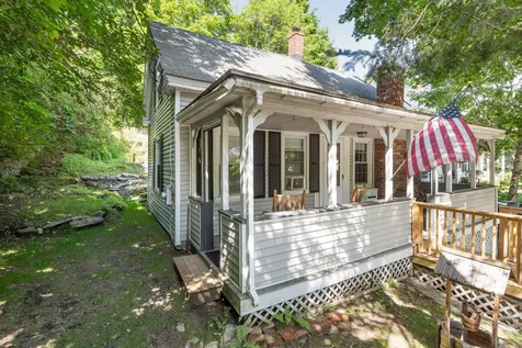 37 Elm Street Wolfeboro NH 03894