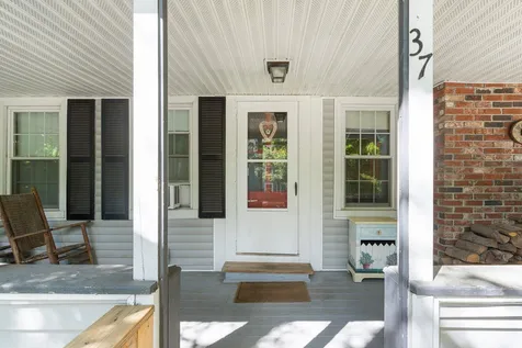 37 Elm Street Wolfeboro NH 03894