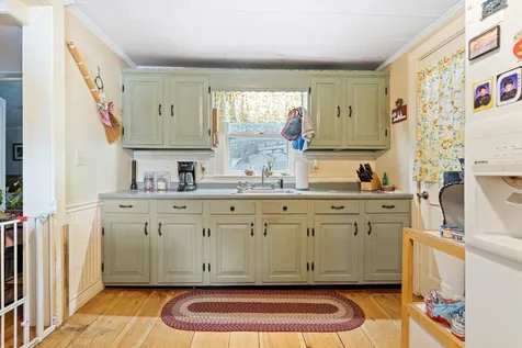 37 Elm Street Wolfeboro NH 03894