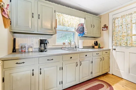 37 Elm Street Wolfeboro NH 03894