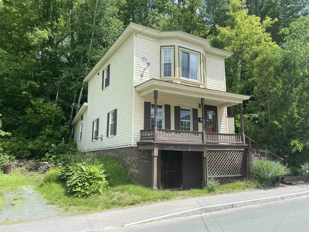 18 Brown Street, Whitefield NH Real Estate Listing MLS 4959451 Teamner