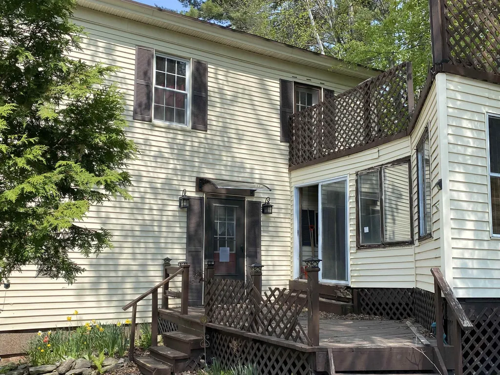 18 Brown Street Whitefield NH 03598