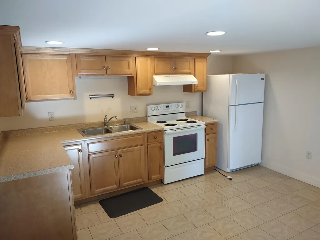 73 Main Street Peterborough NH 03458