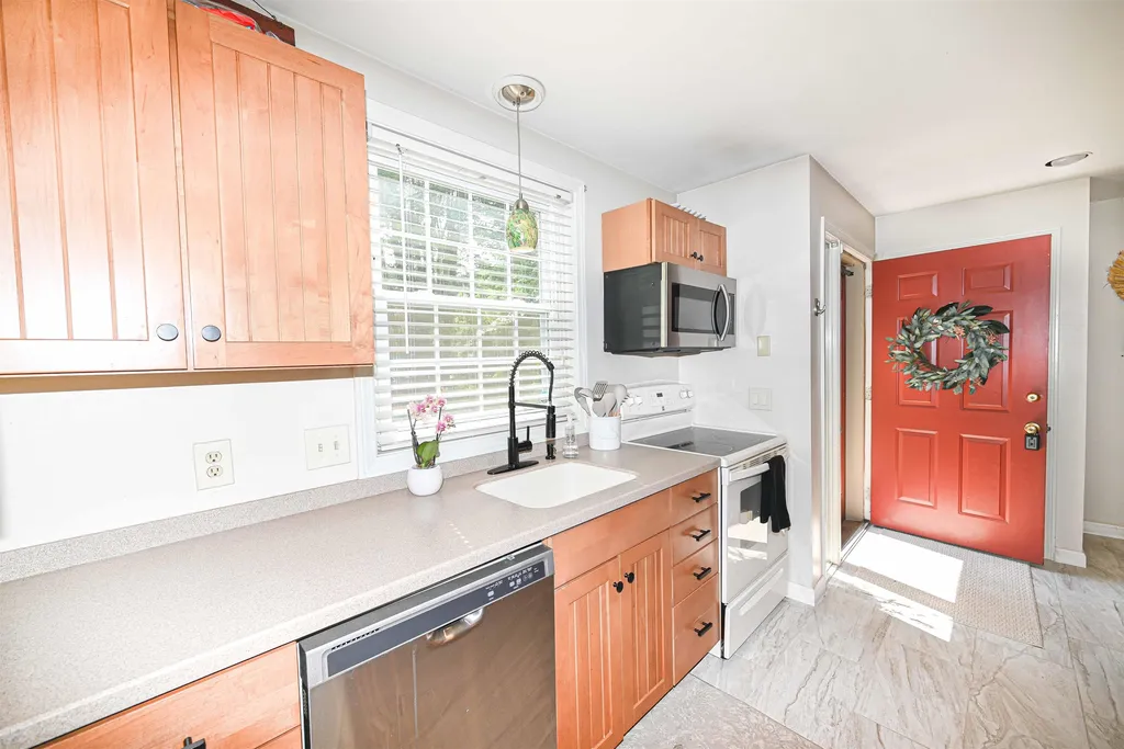 1465 Hooksett Road Hooksett NH 03106