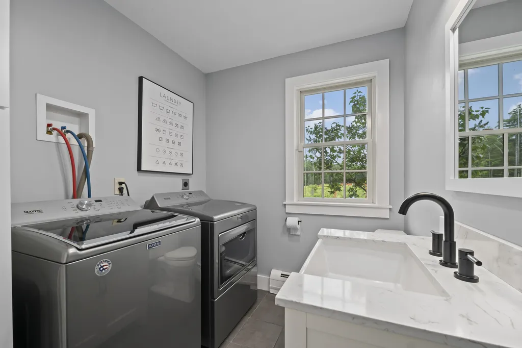 168 Back Canaan Road Strafford NH 03884