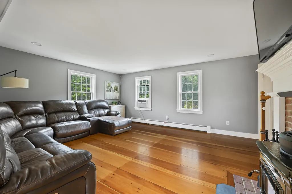 168 Back Canaan Road Strafford NH 03884