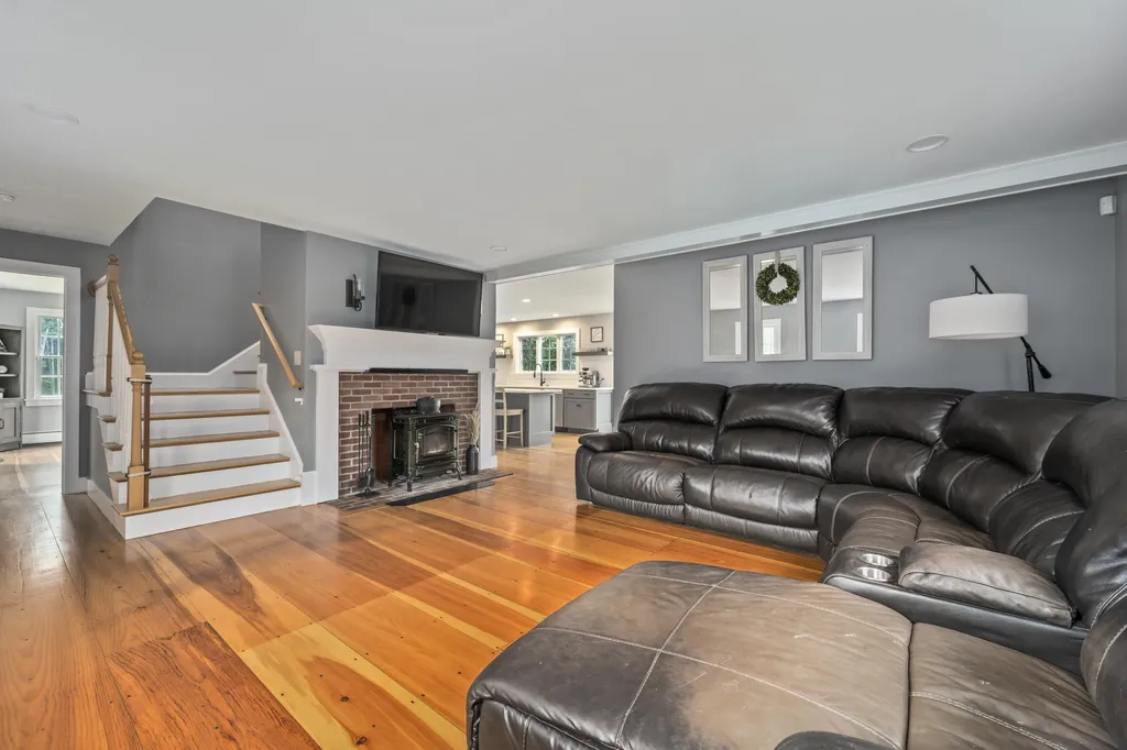 168 Back Canaan Road Strafford NH 03884
