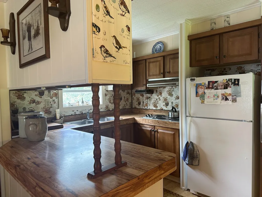 174 Brownsville Road Hartland VT 05048