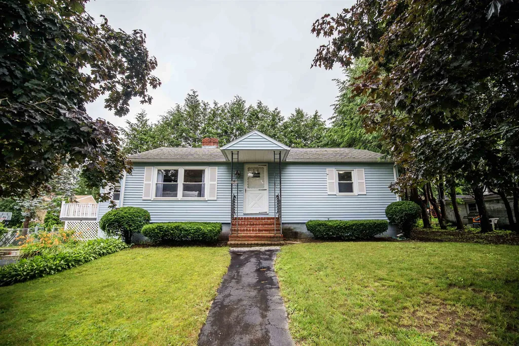 16 Rosewood Avenue Salem NH 03079