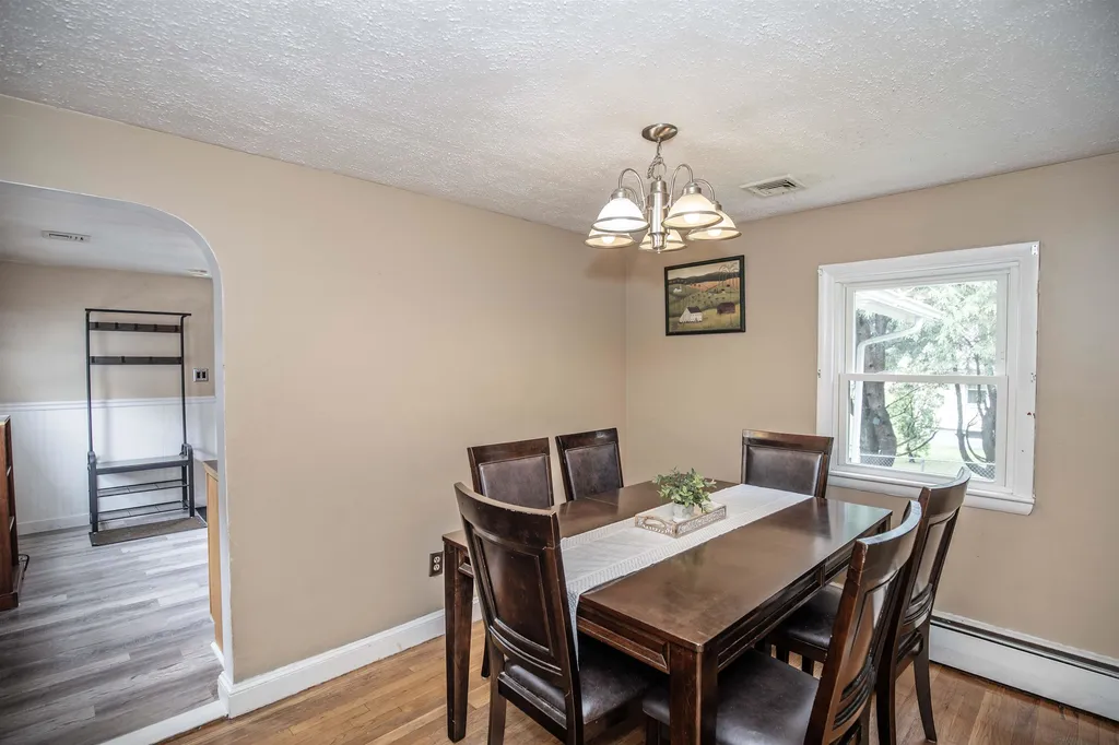 16 Rosewood Avenue Salem NH 03079