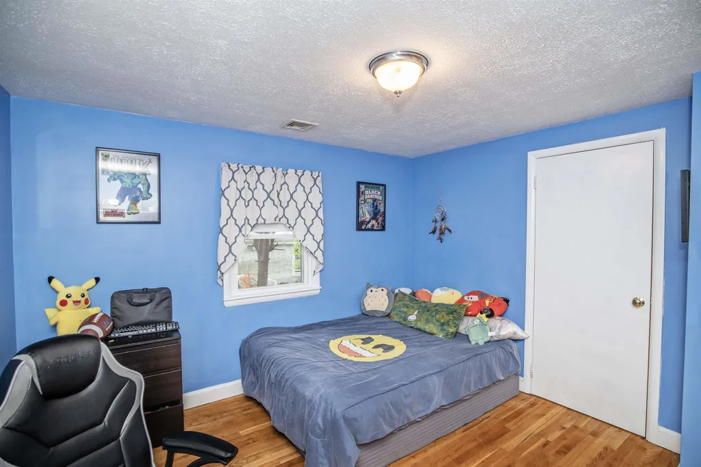 16 Rosewood Avenue Salem NH 03079