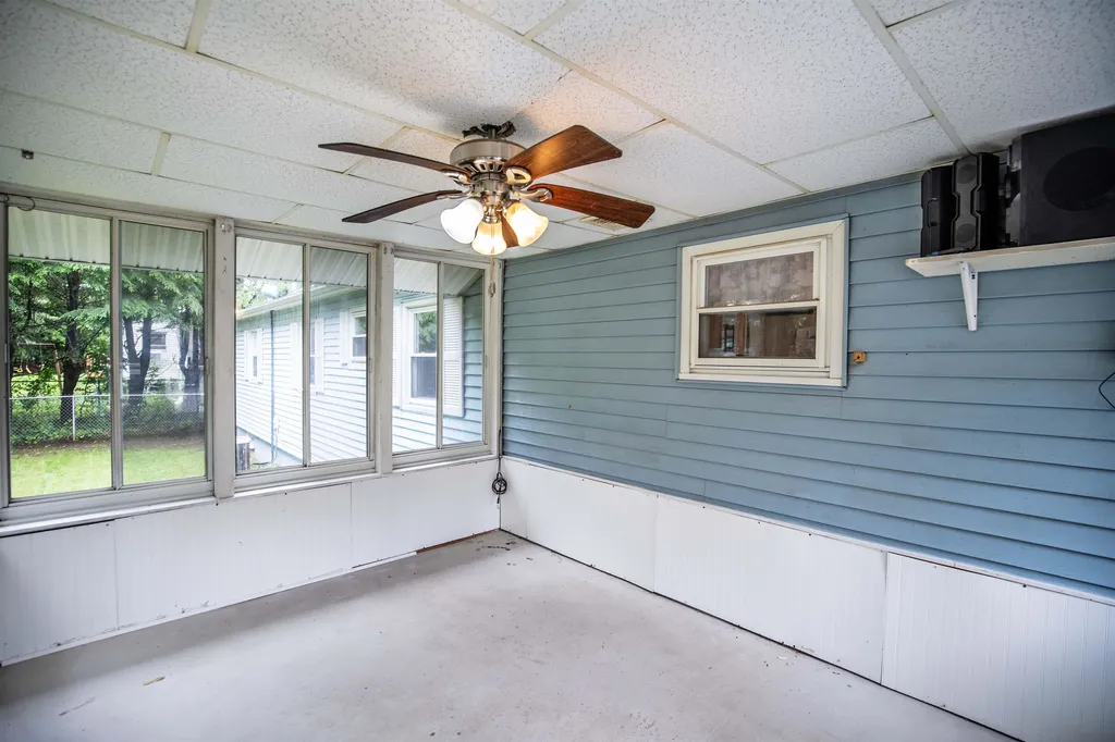 16 Rosewood Avenue Salem NH 03079