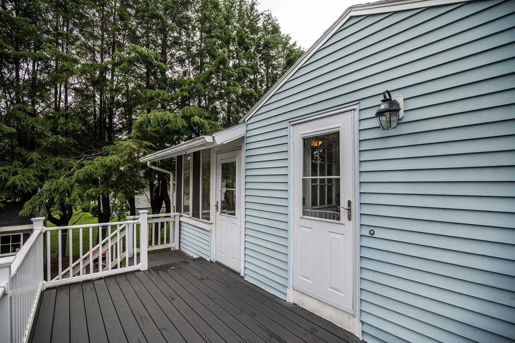 16 Rosewood Avenue Salem NH 03079