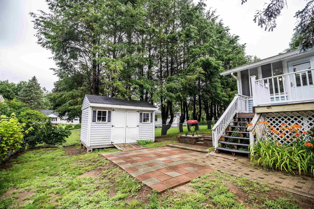 16 Rosewood Avenue Salem NH 03079