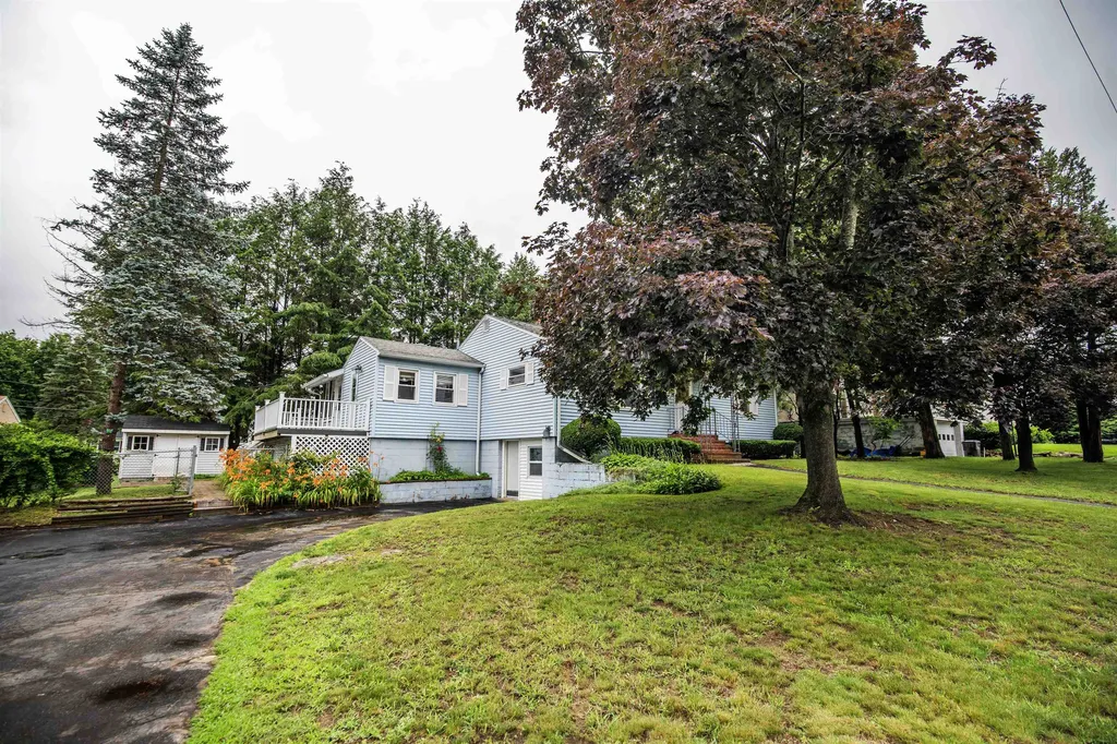 16 Rosewood Avenue Salem NH 03079