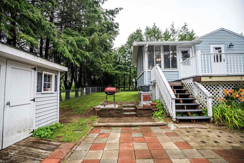 16 Rosewood Avenue Salem NH 03079