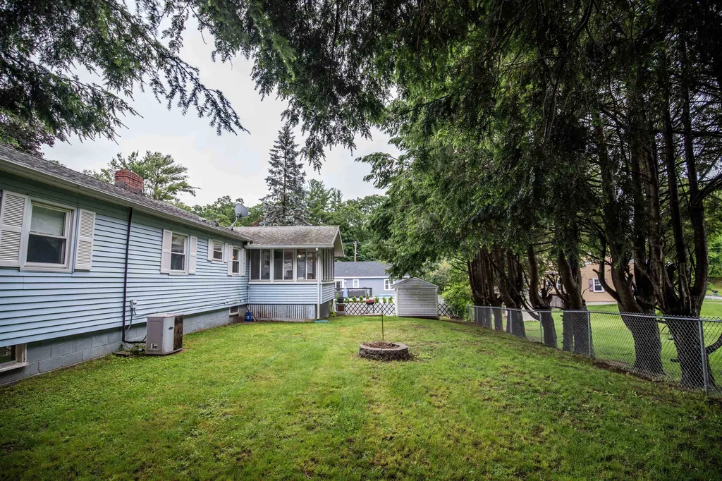 16 Rosewood Avenue Salem NH 03079
