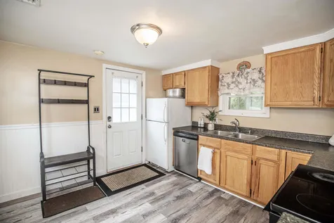 16 Rosewood Avenue Salem NH 03079