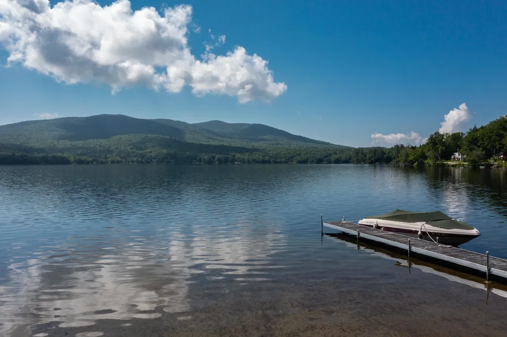 2617 Stinson Lake Road Rumney NH 03266