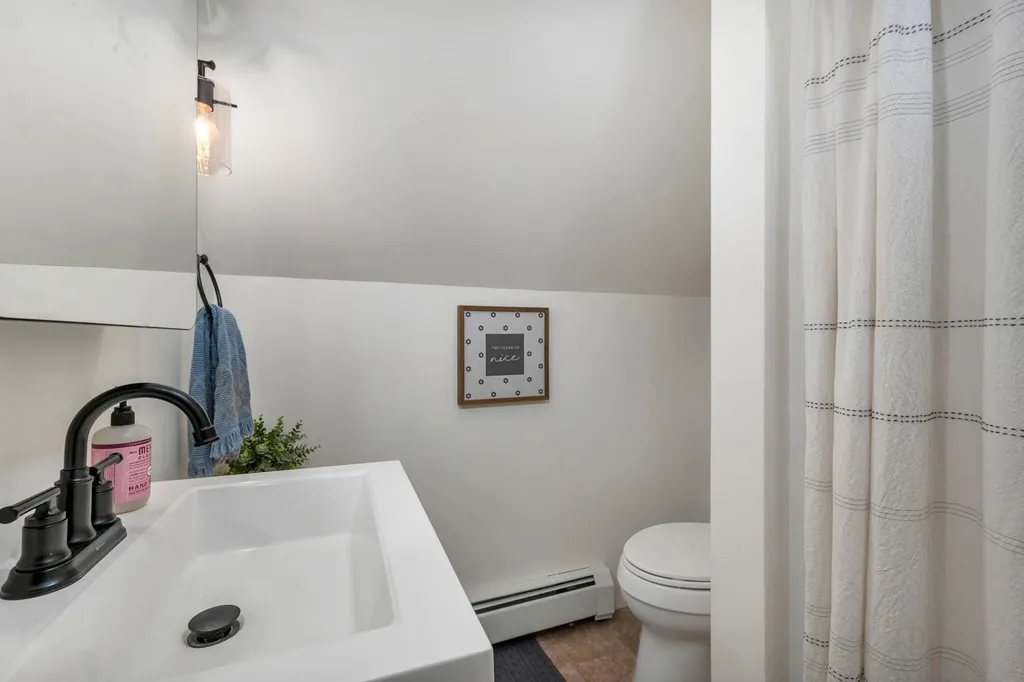 1139 Center Street Wolfeboro NH 03894