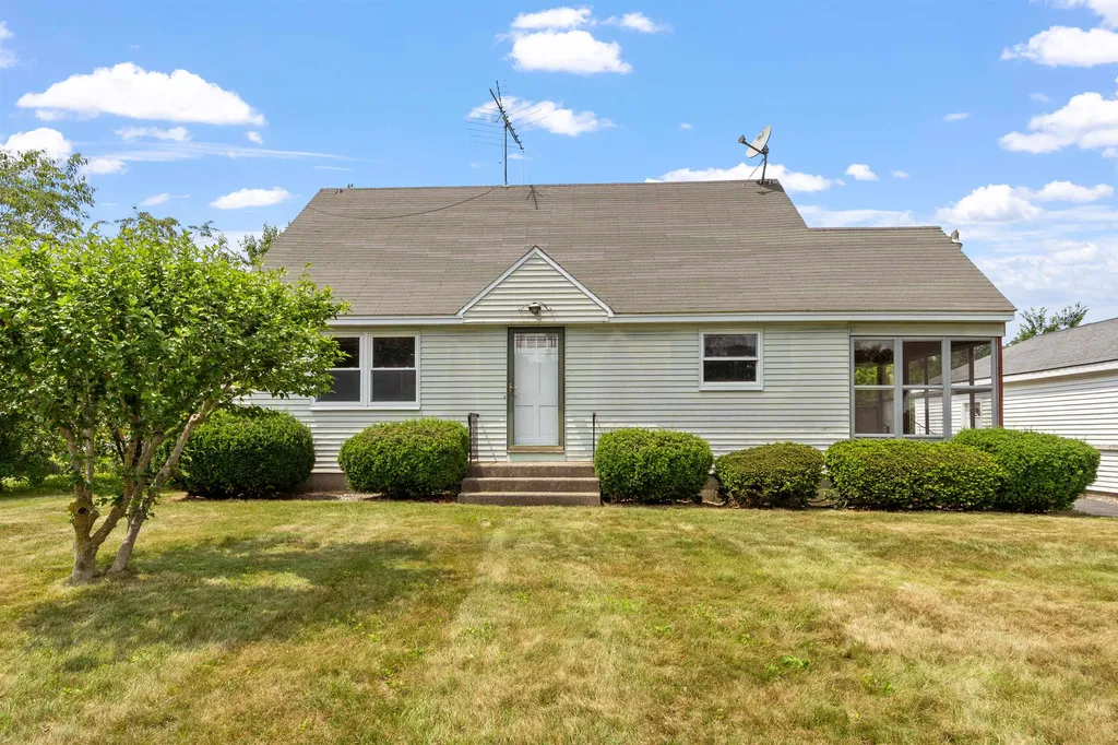 11 Trinity Drive Nashua NH 03063