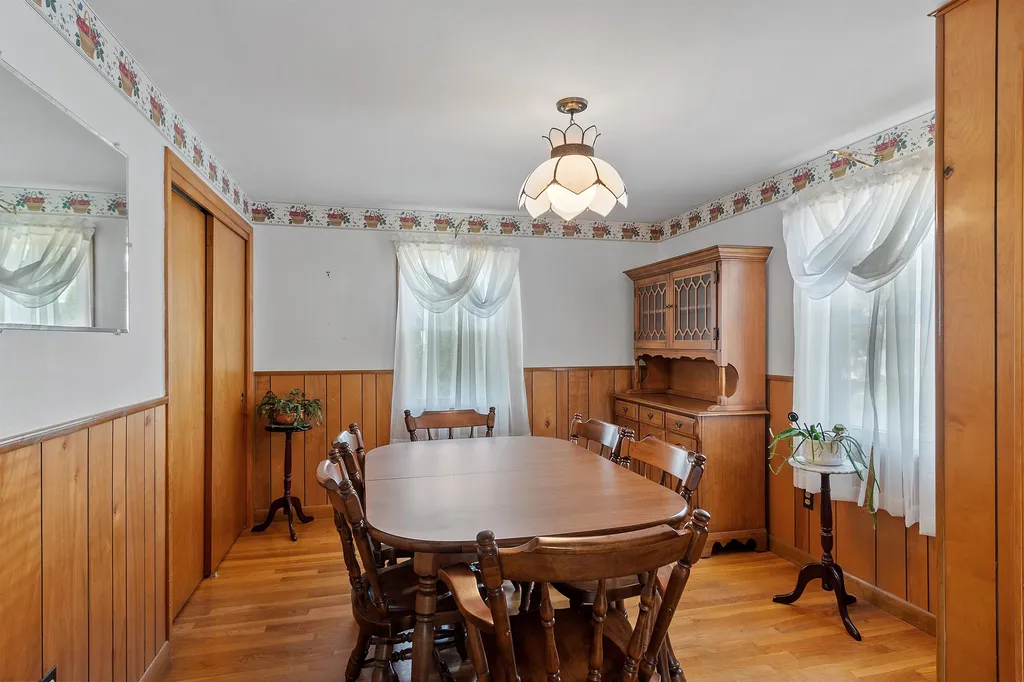 11 Trinity Drive Nashua NH 03063