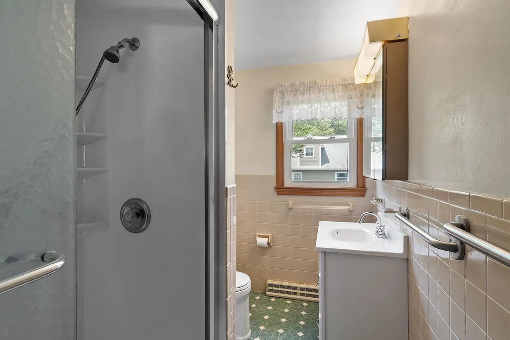11 Trinity Drive Nashua NH 03063