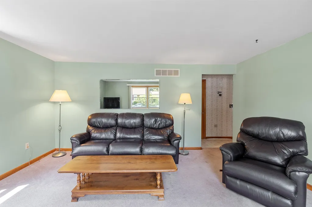 11 Trinity Drive Nashua NH 03063