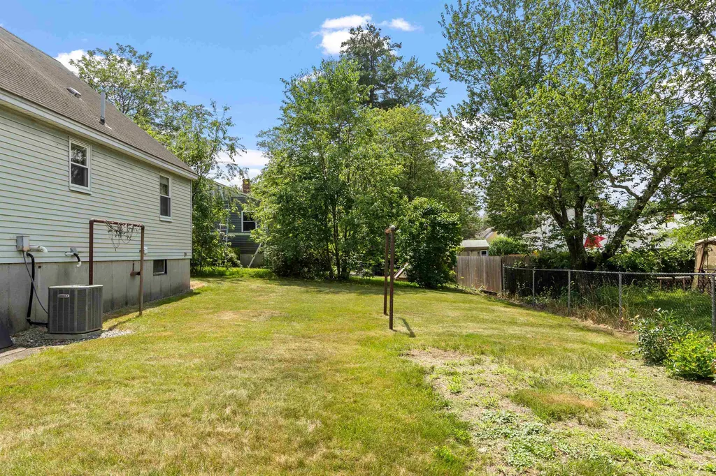 11 Trinity Drive Nashua NH 03063