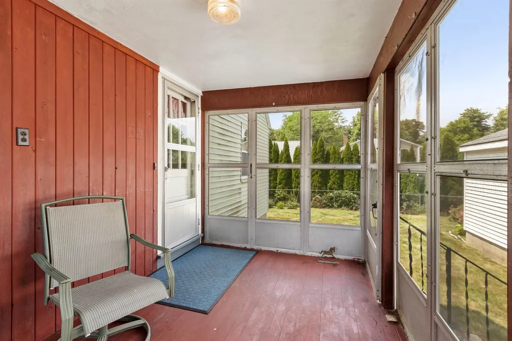 11 Trinity Drive Nashua NH 03063