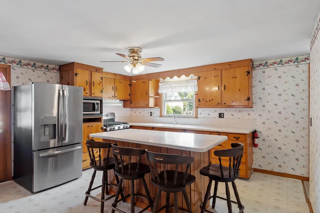 11 Trinity Drive Nashua NH 03063
